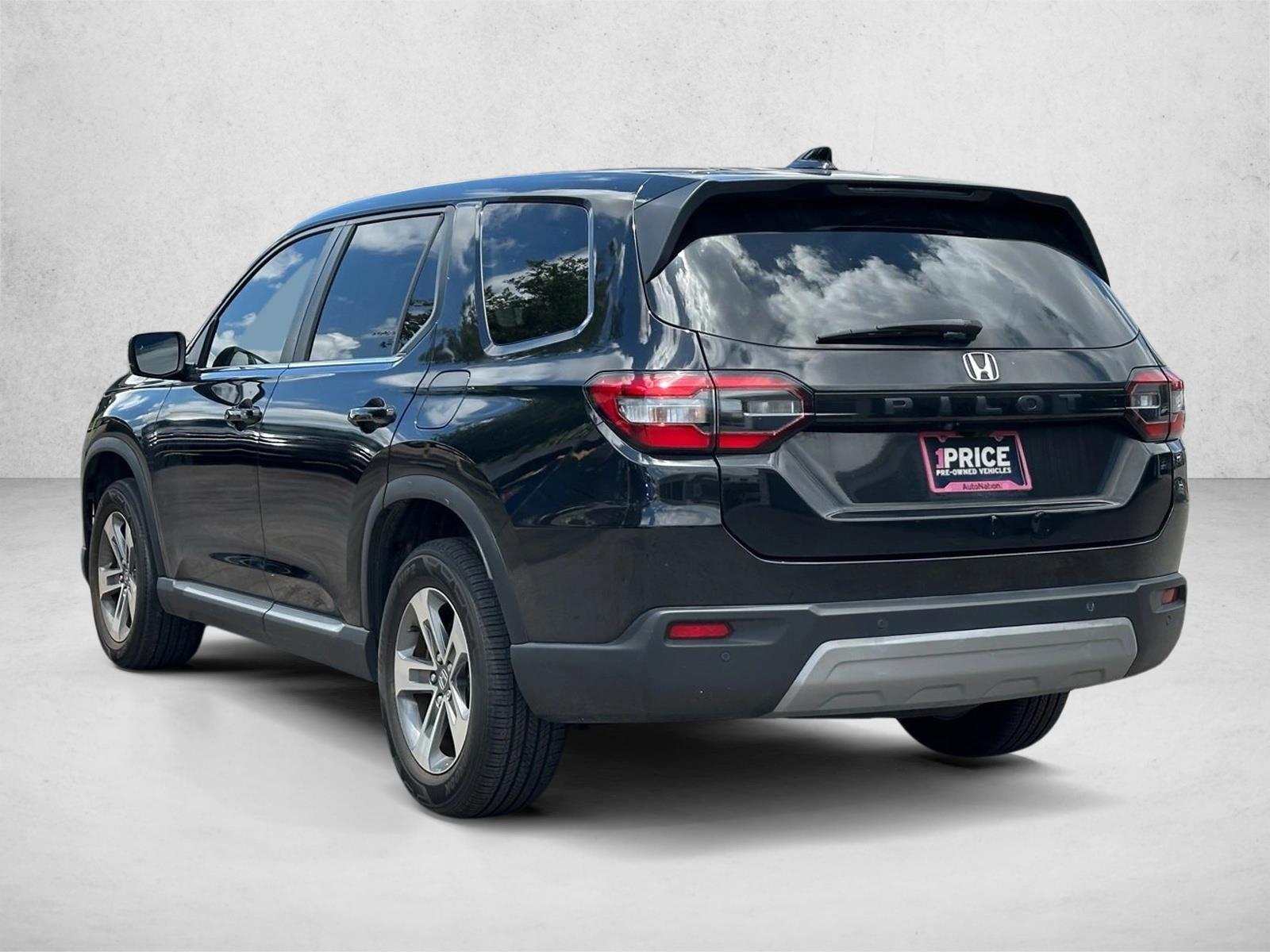 Used 2023 Crystal Black Pearl Honda EX-L 7 Passenger image 12