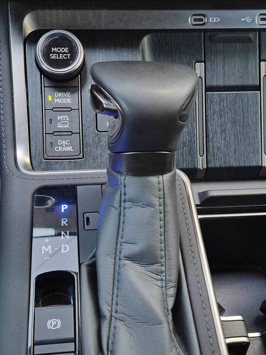 Used 2025 Nori Green Pearl/Black Roof Lexus GX 550 Overtrail+ image 12