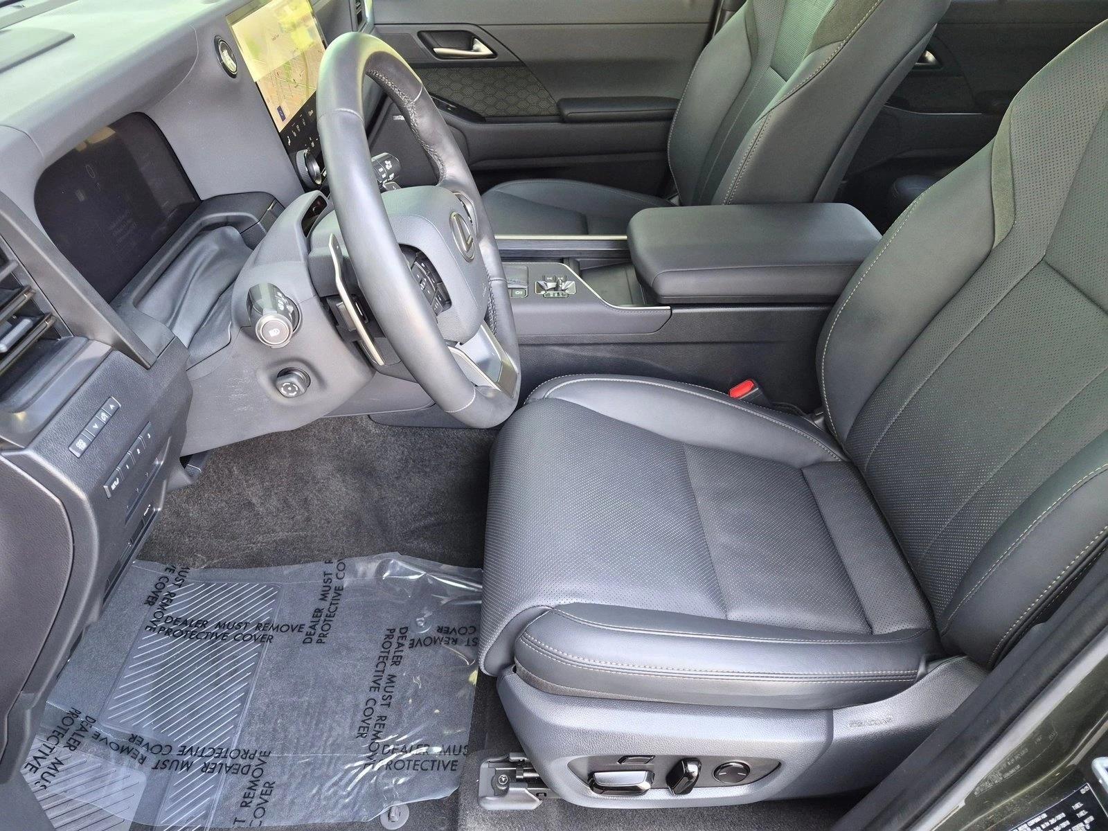 Used 2025 Nori Green Pearl/Black Roof Lexus GX 550 Overtrail+ image 17