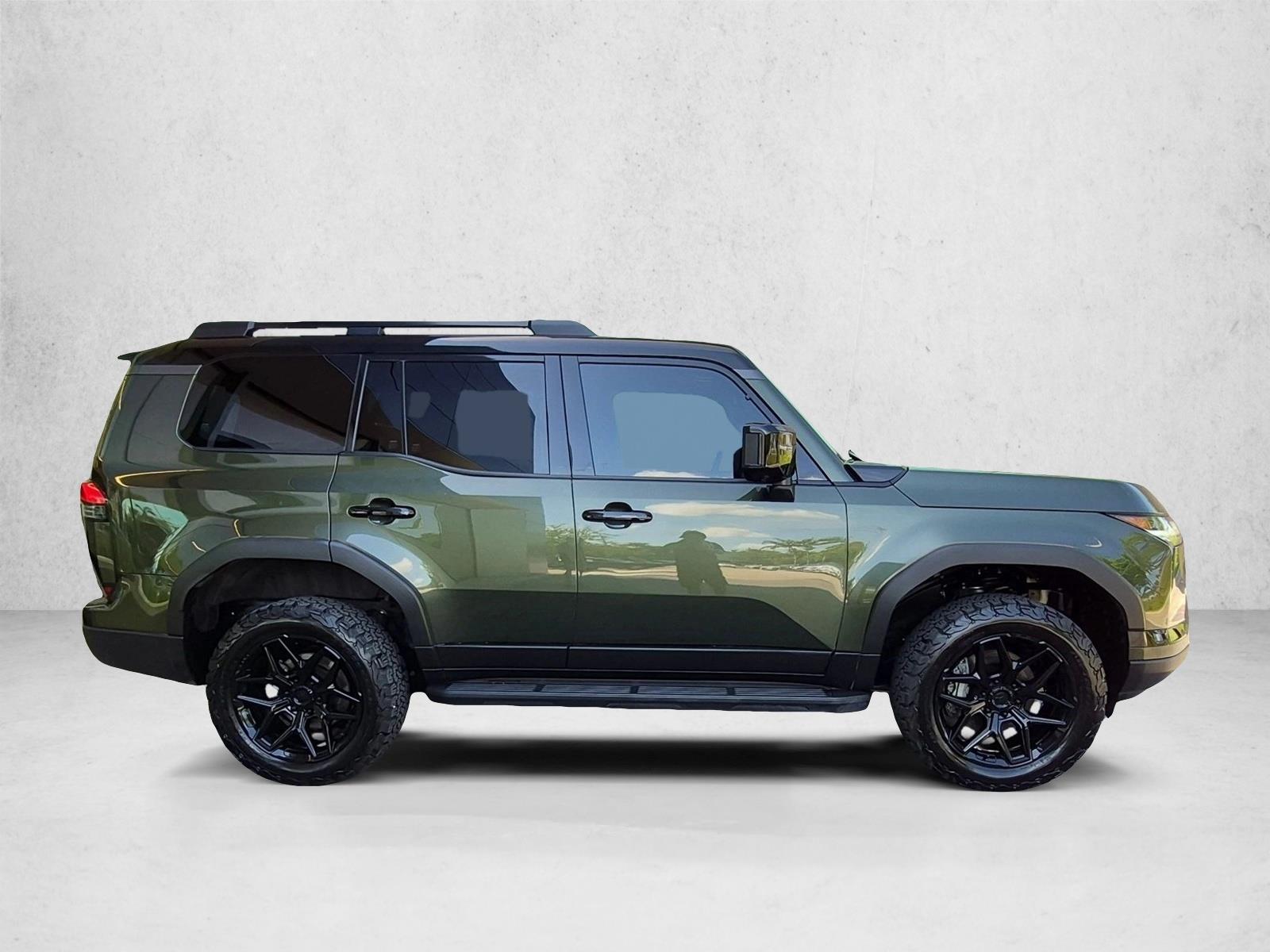 Used 2025 Nori Green Pearl/Black Roof Lexus GX 550 Overtrail+ image 4