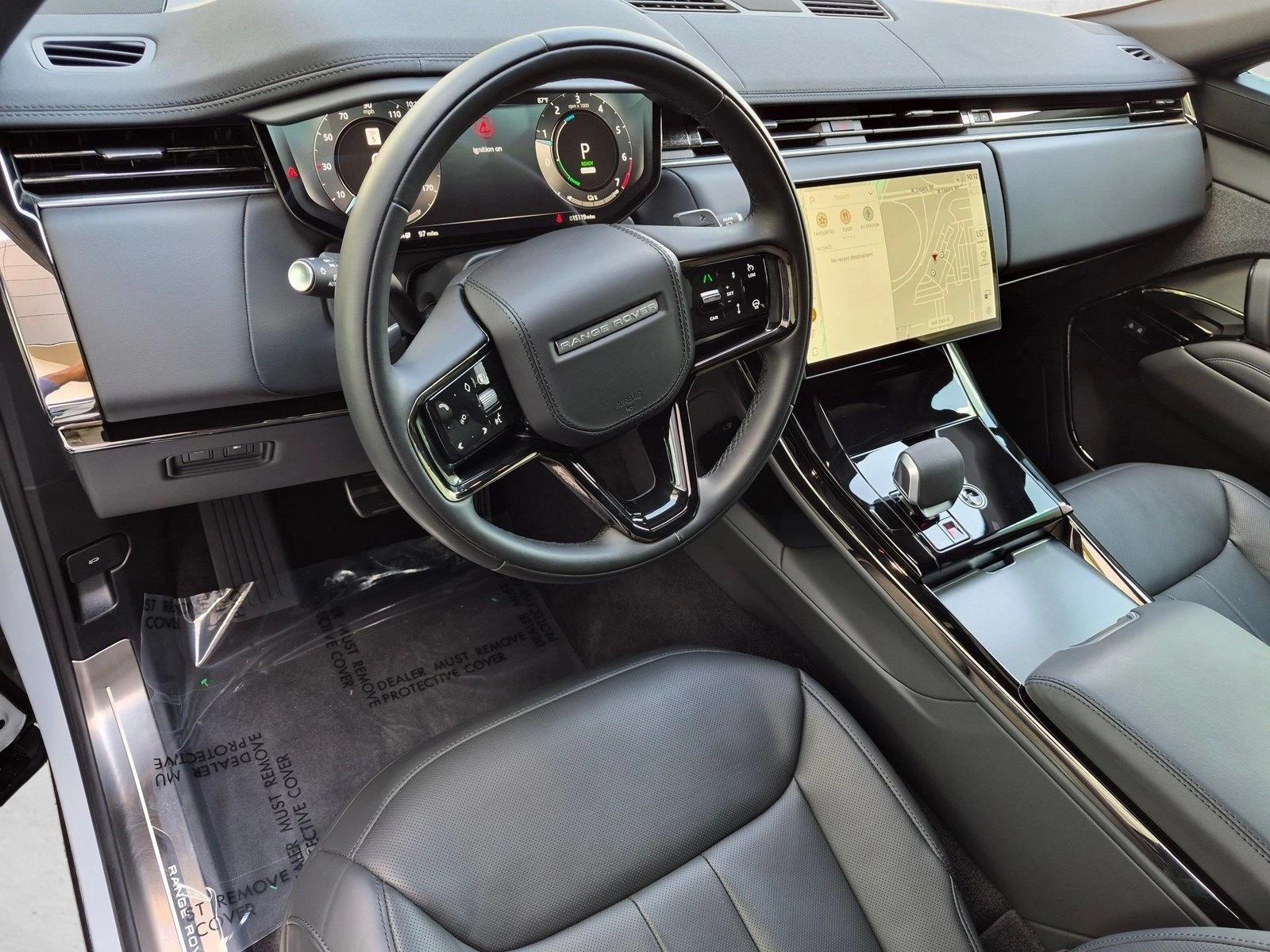 Used 2025 Fuji White Land Rover Dynamic SE image 10