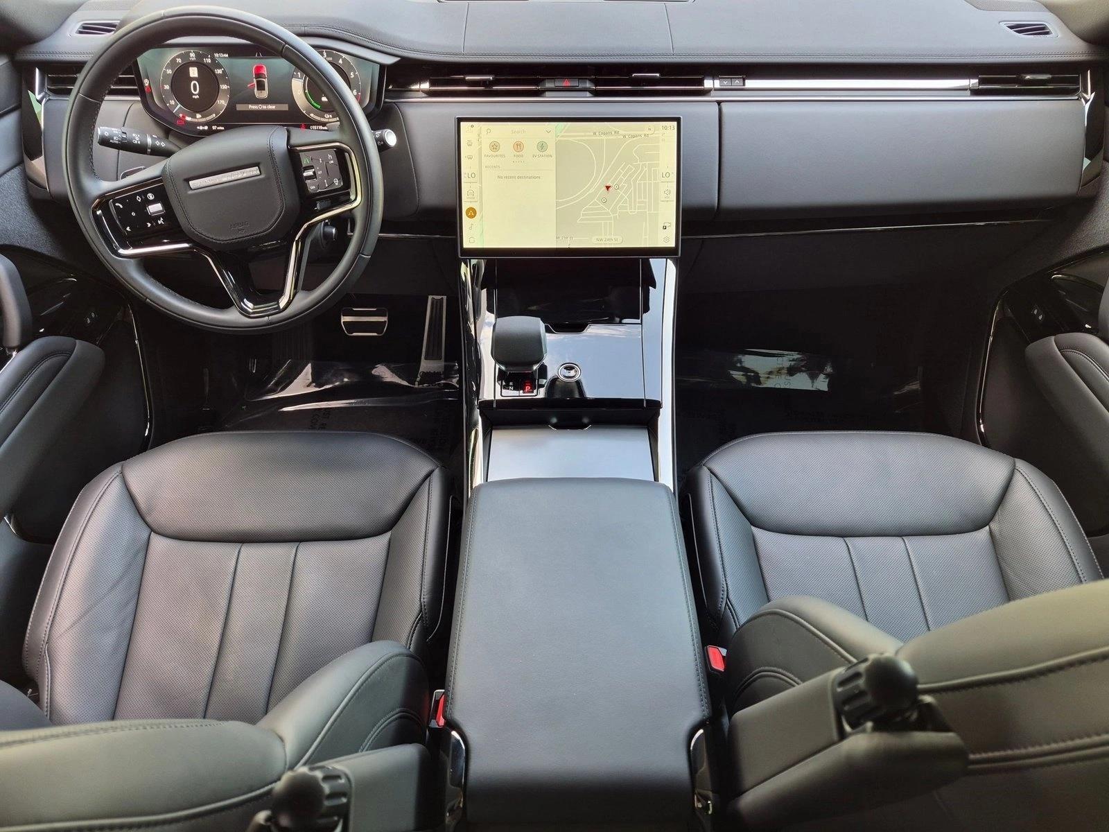 Used 2025 Fuji White Land Rover Dynamic SE image 19