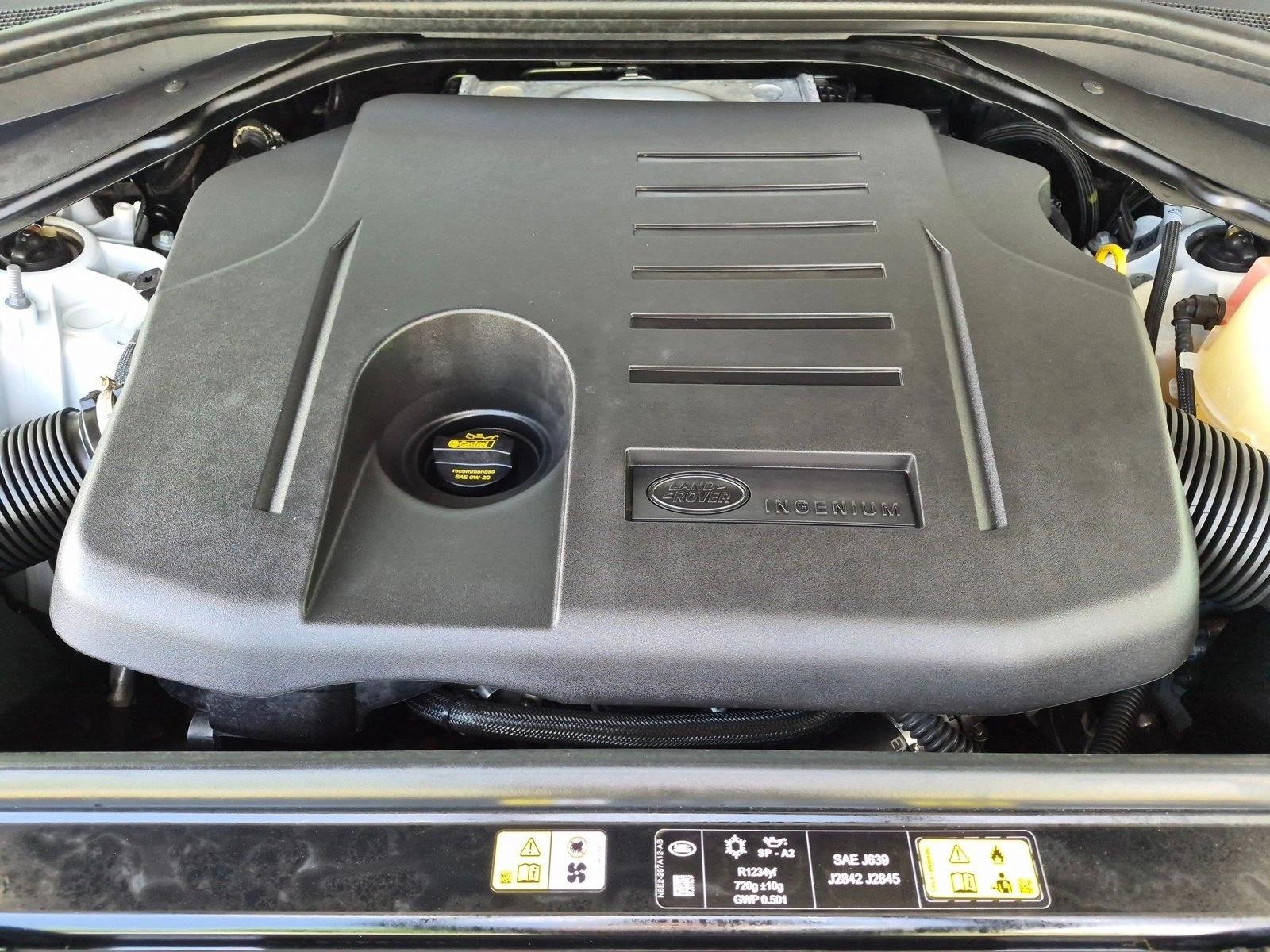 Used 2025 Fuji White Land Rover Dynamic SE image 24