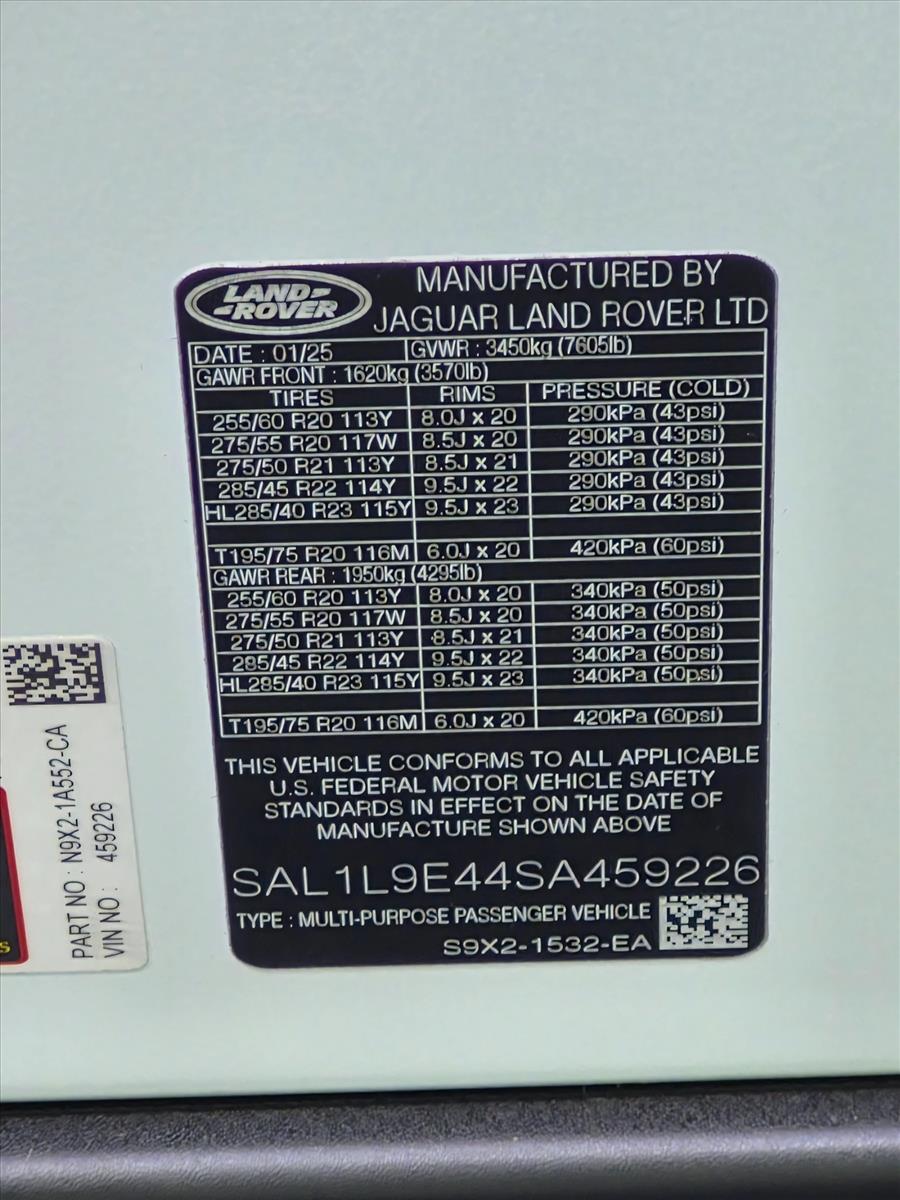 Used 2025 Fuji White Land Rover Dynamic SE image 26