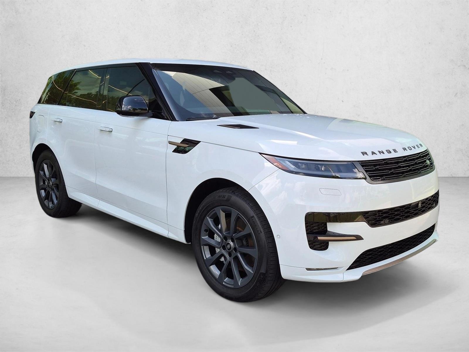 Used 2025 Fuji White Land Rover Dynamic SE image 3