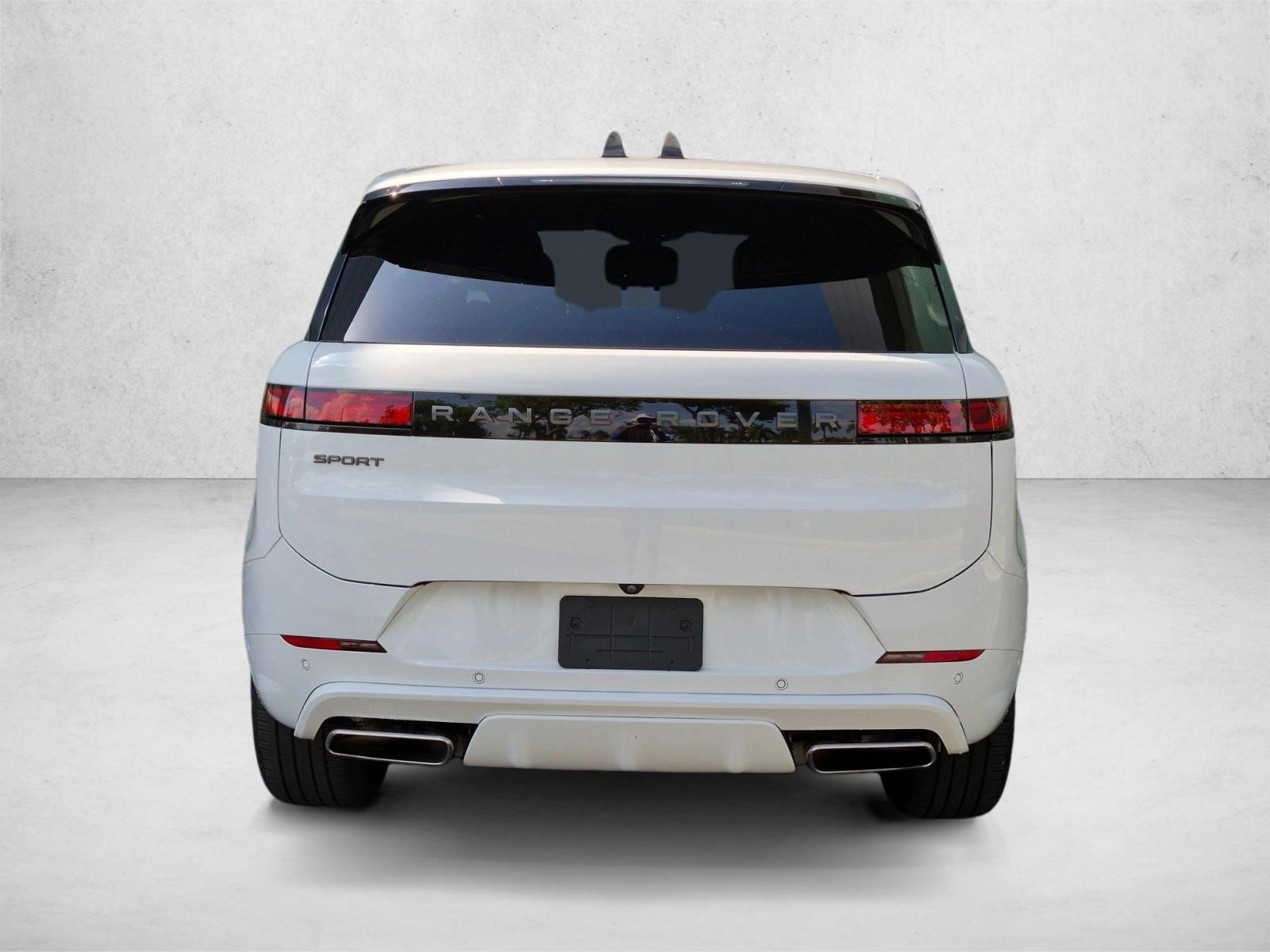 Used 2025 Fuji White Land Rover Dynamic SE image 7