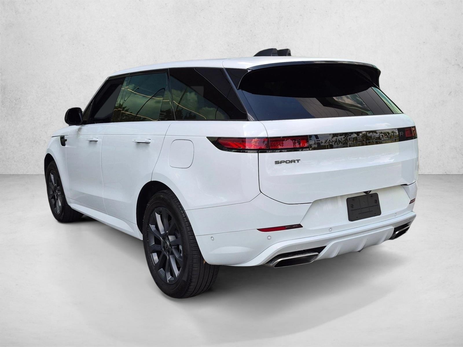 Used 2025 Fuji White Land Rover Dynamic SE image 8