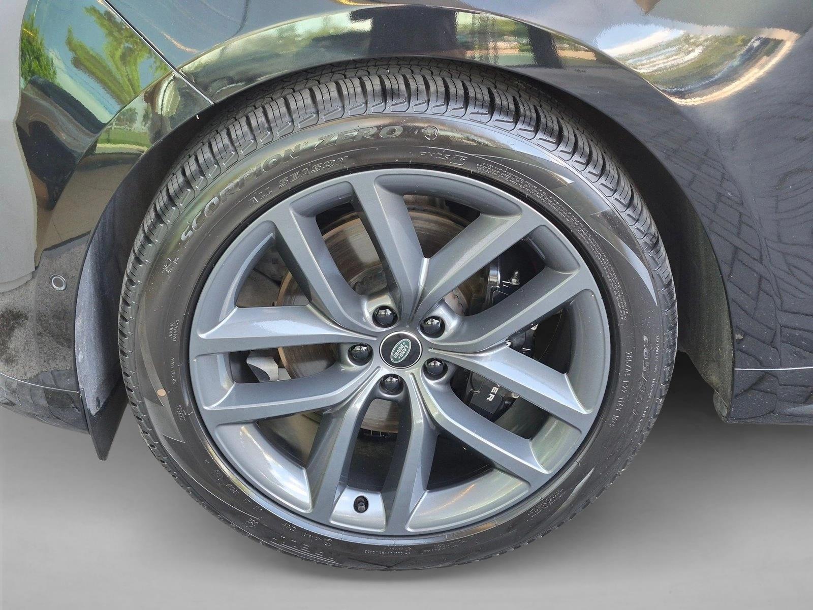 Used 2024 Santorini Black Metallic Land Rover Dynamic SE image 25