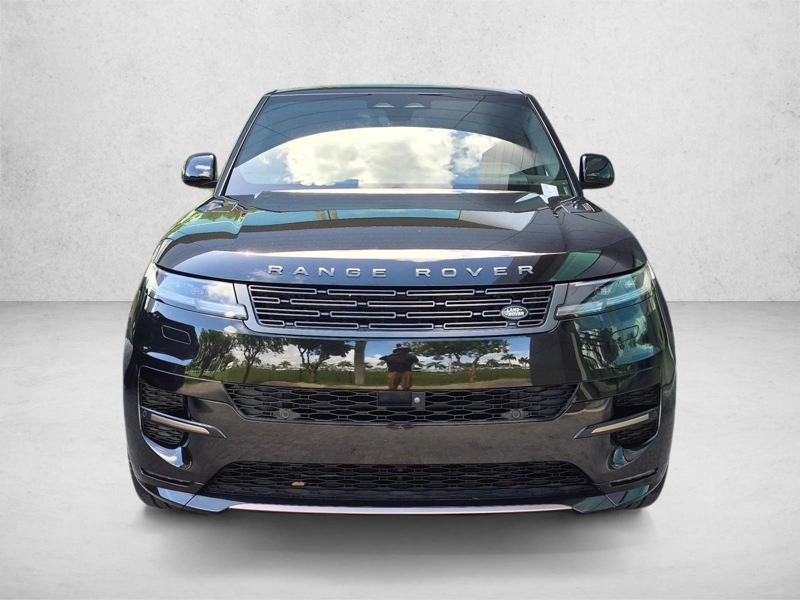 Used 2024 Santorini Black Metallic Land Rover Dynamic SE image 2