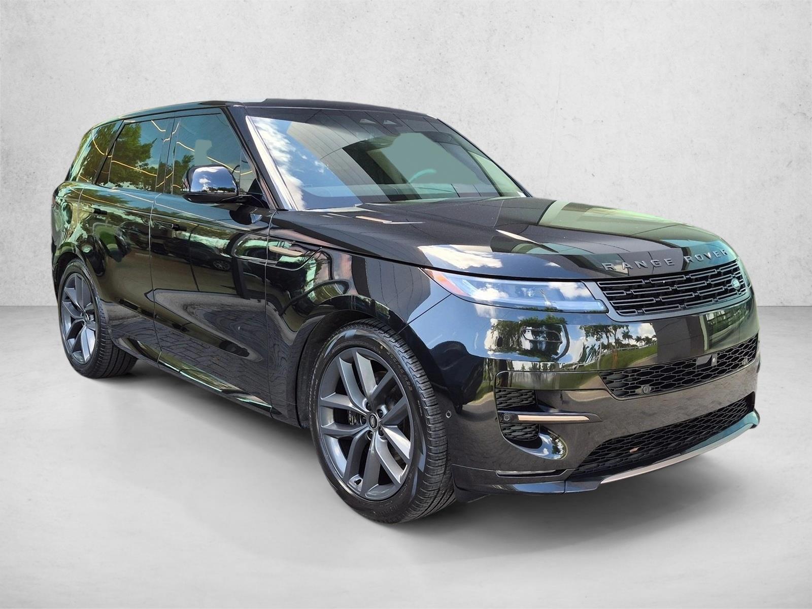 Used 2024 Santorini Black Metallic Land Rover Dynamic SE image 3