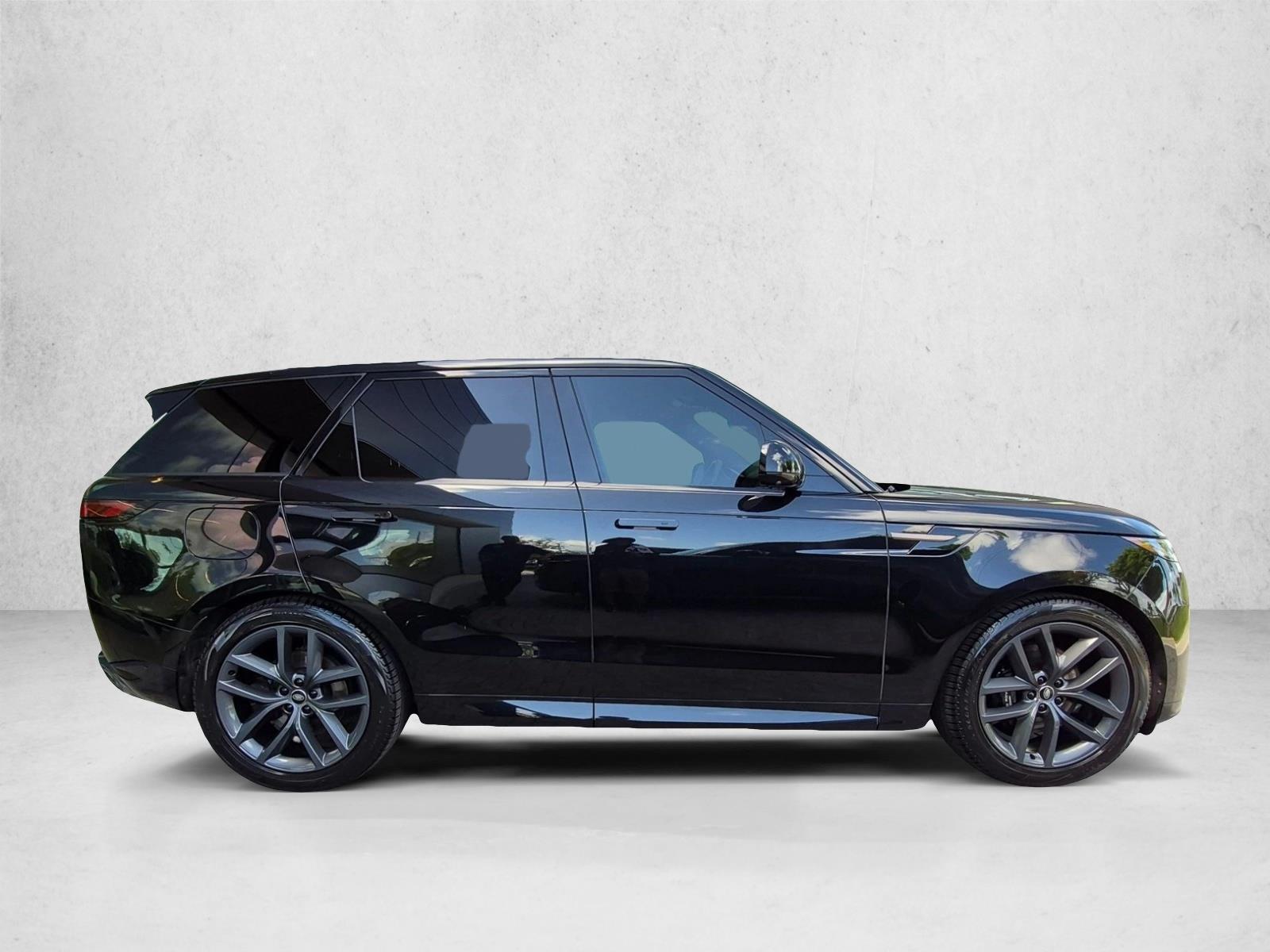 Used 2024 Santorini Black Metallic Land Rover Dynamic SE image 4