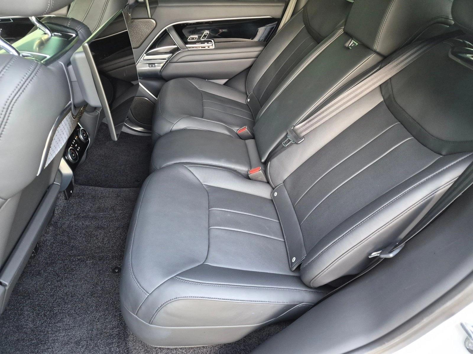 Used 2024 Fuji White Land Rover Autobiography image 19
