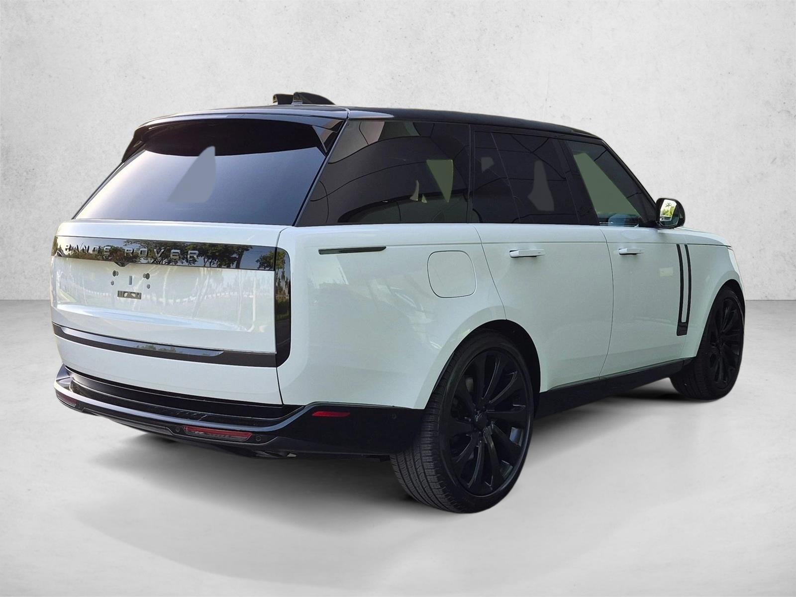 Used 2024 Fuji White Land Rover Autobiography image 5