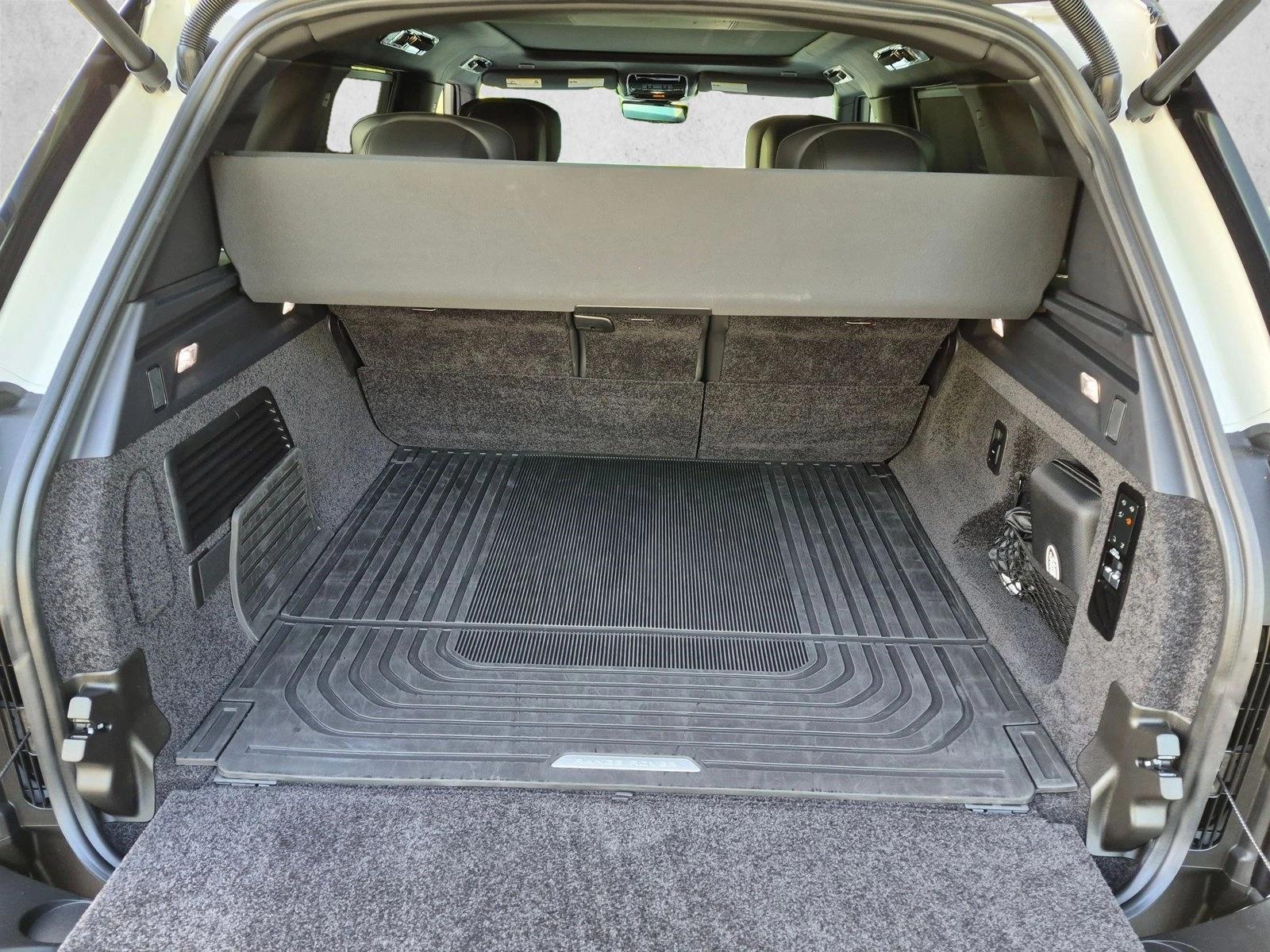 Used 2024 Fuji White Land Rover Autobiography image 6