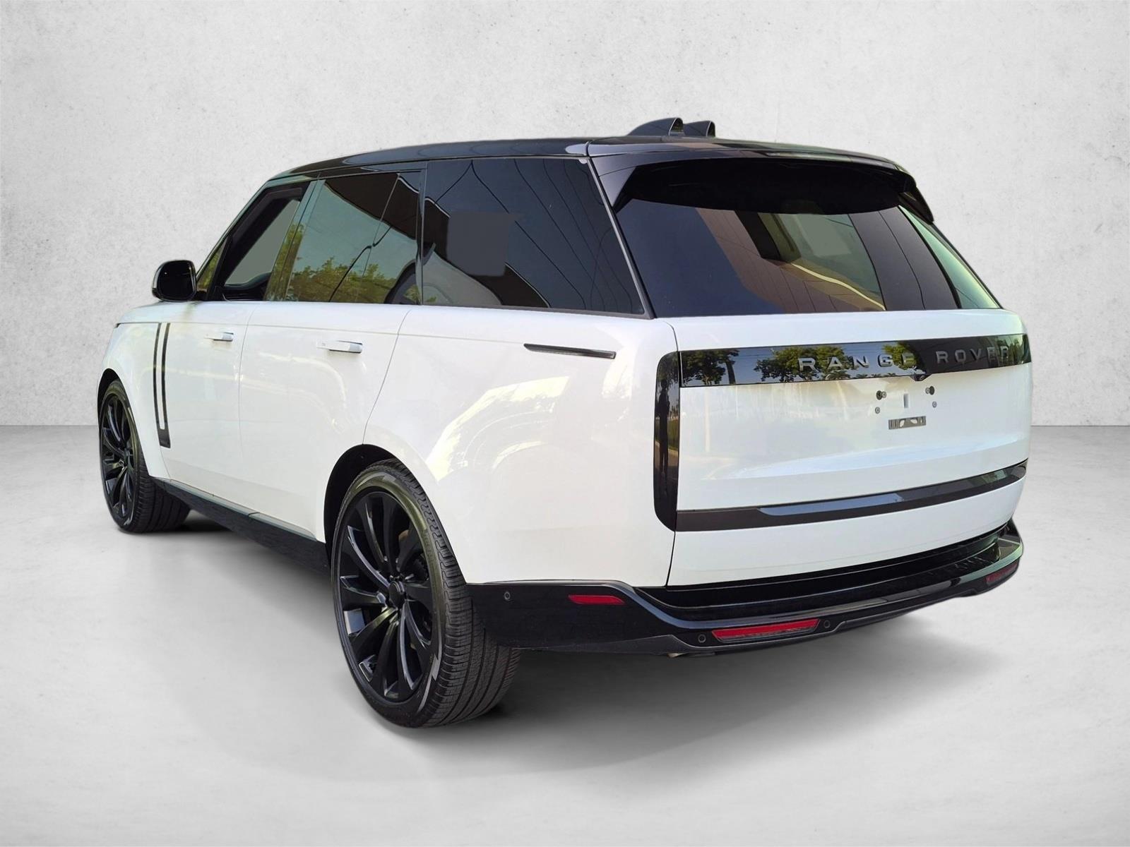 Used 2024 Fuji White Land Rover Autobiography image 8