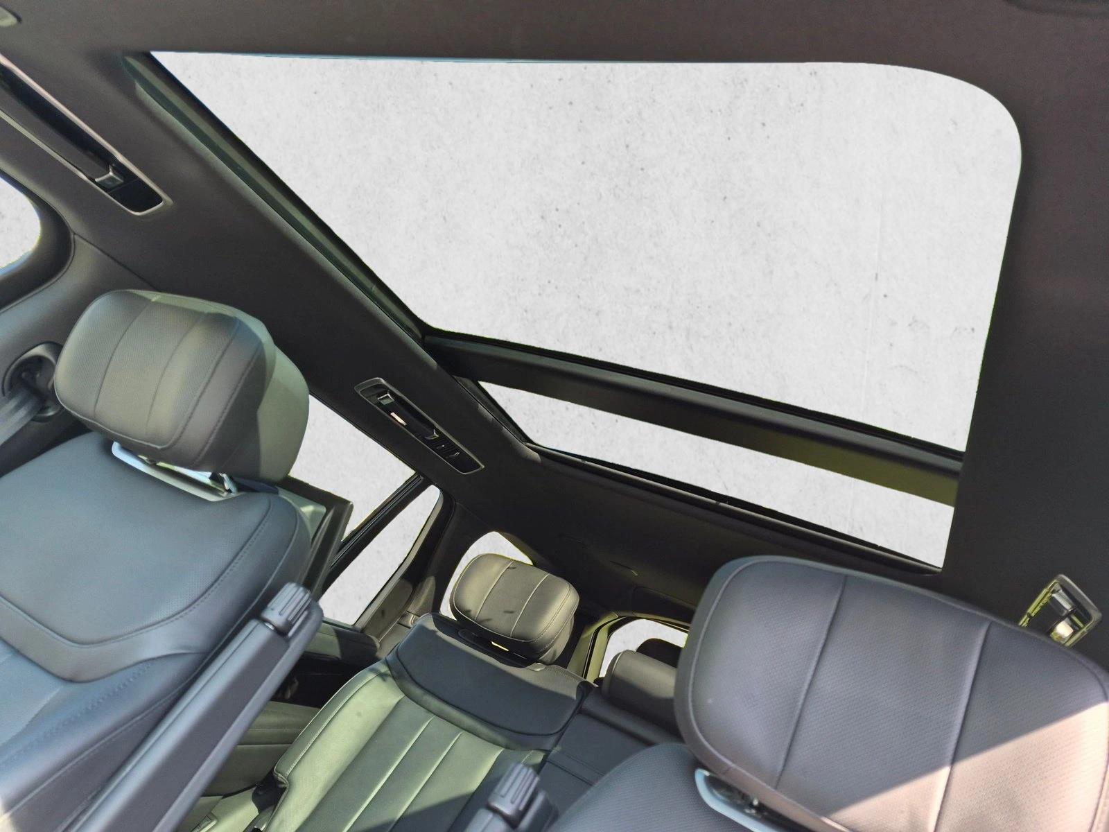 Used 2025 Santorini Black Metallic Land Rover Autobiography image 15
