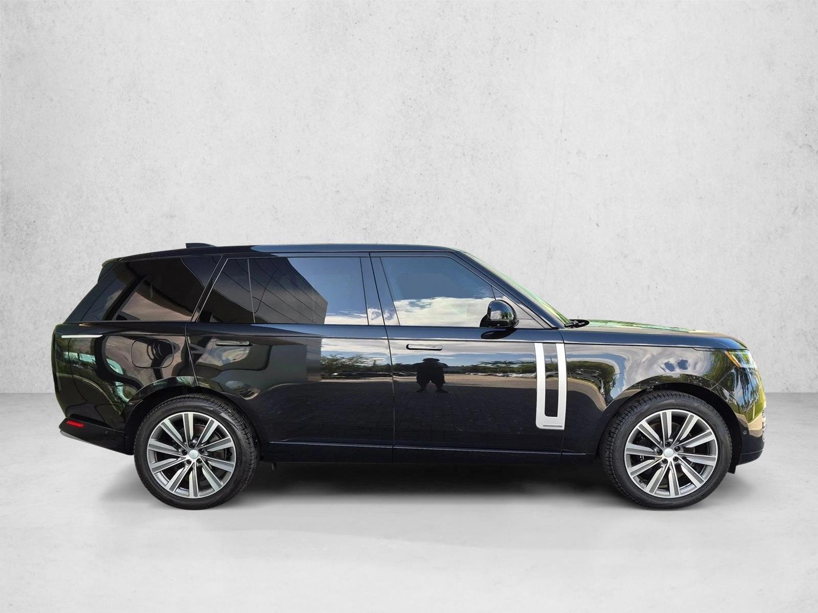 Used 2025 Santorini Black Metallic Land Rover Autobiography image 4