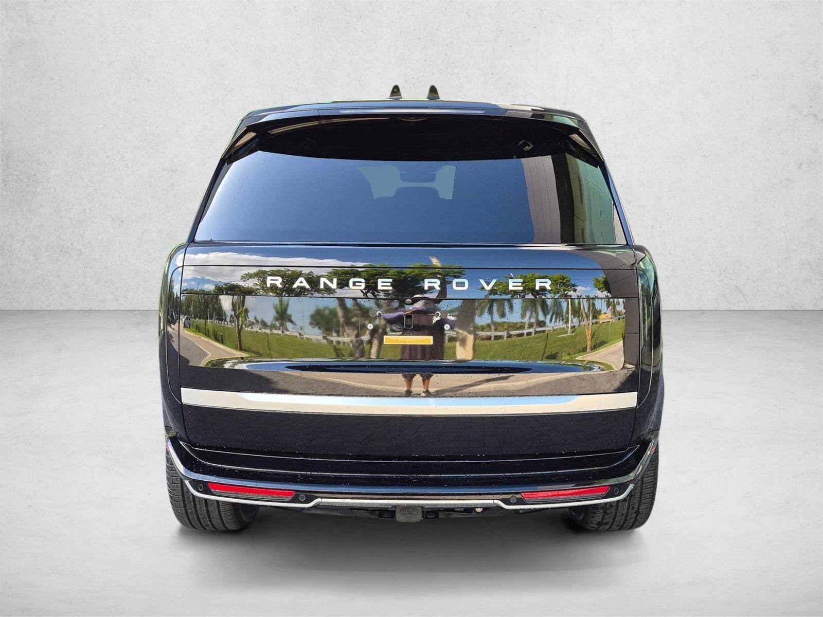 Used 2025 Santorini Black Metallic Land Rover Autobiography image 7