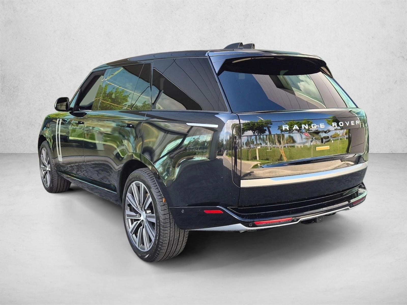 Used 2025 Santorini Black Metallic Land Rover Autobiography image 8