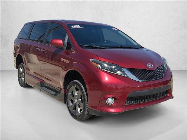 View vehicle photo 3