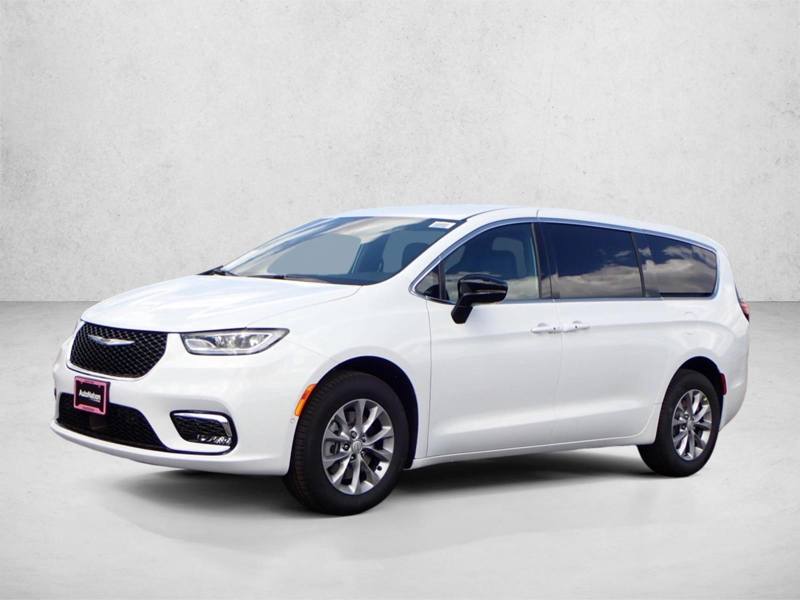 2026 Chrysler Pacifica Select AWD's photo