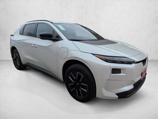 View vehicle photo 3