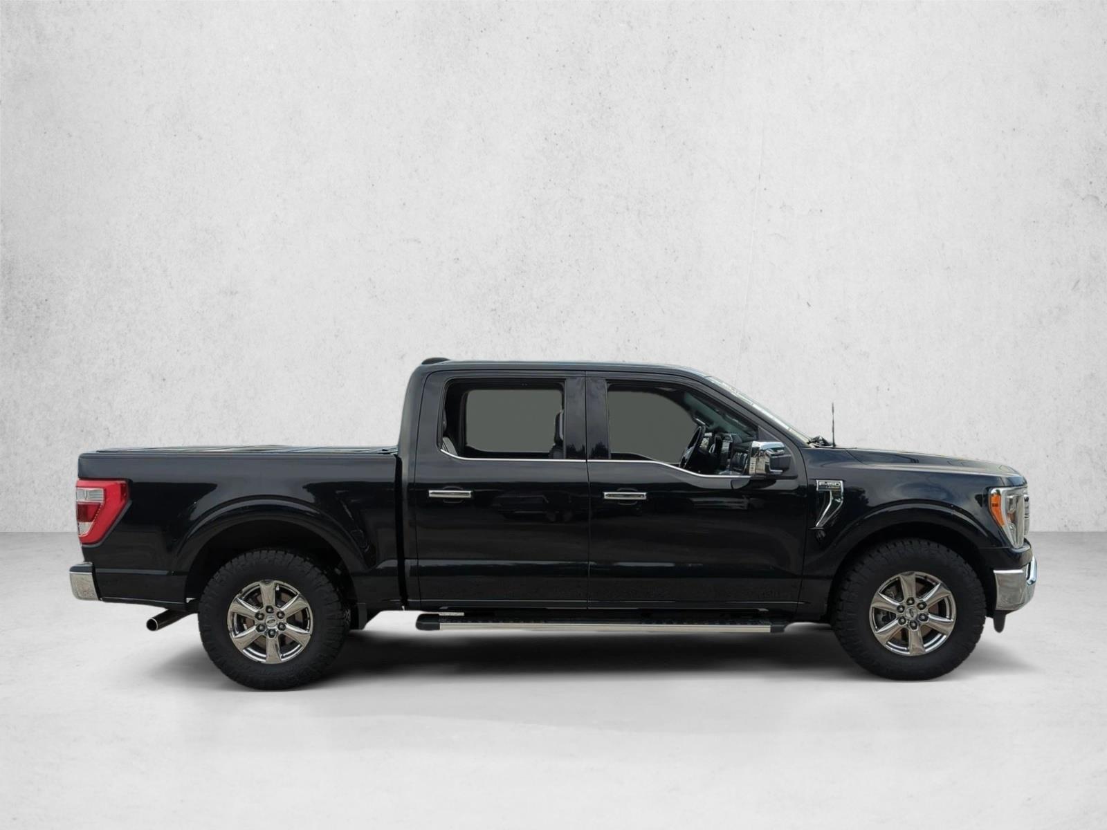 Used 2023 Agate Black Metallic Ford LARIAT image 4