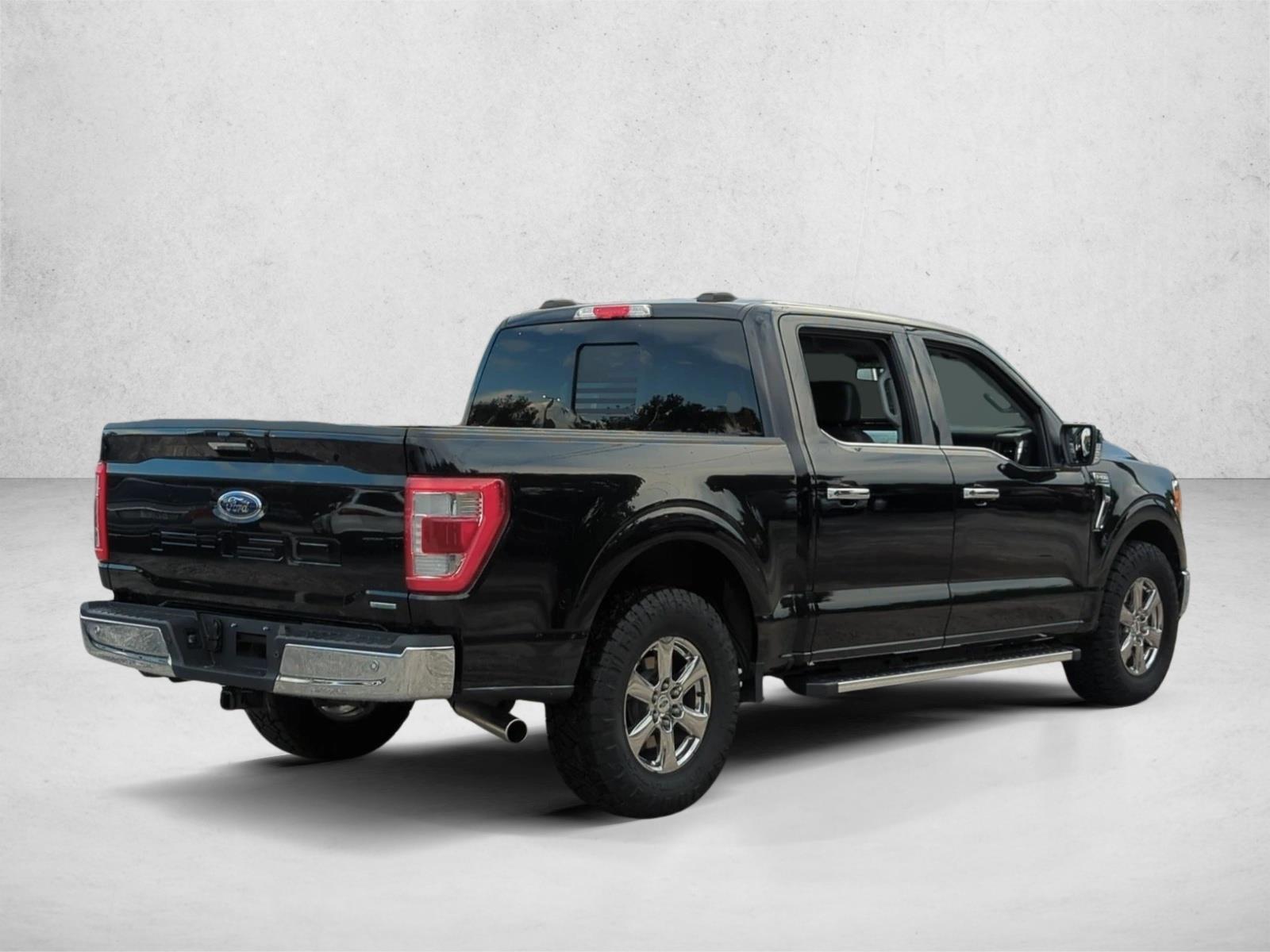 Used 2023 Agate Black Metallic Ford LARIAT image 5