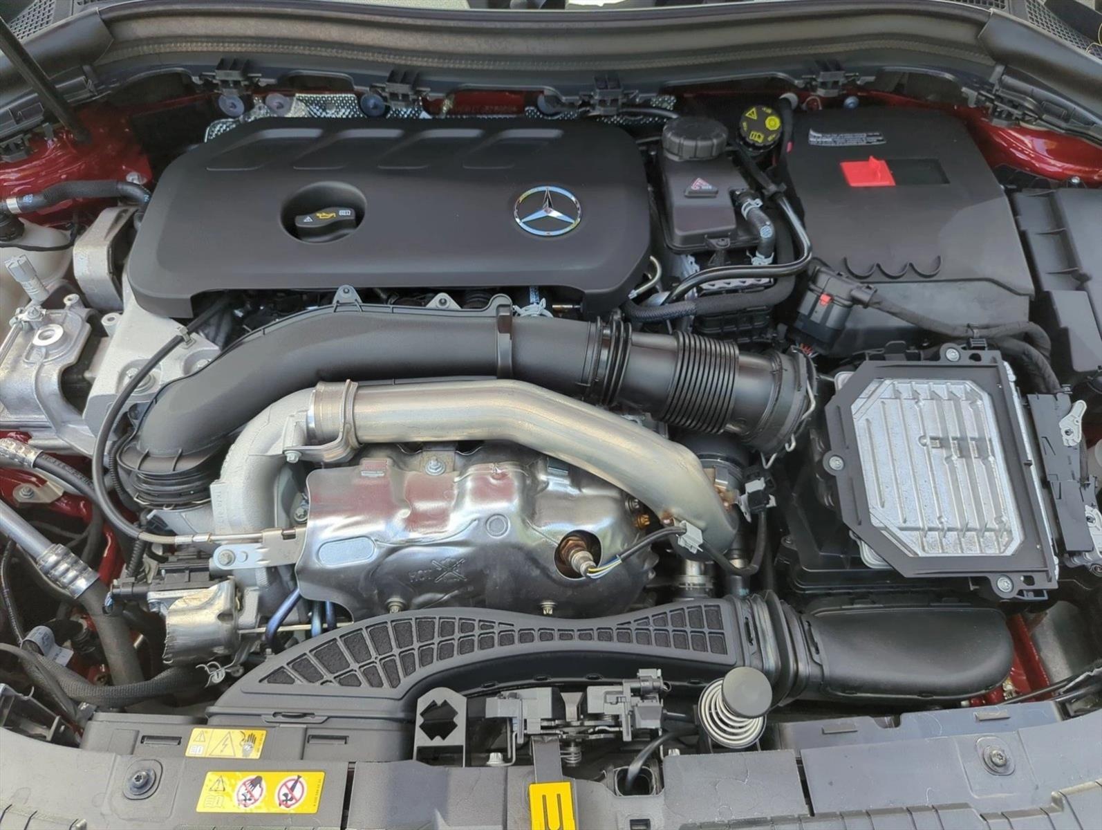 Used 2026 Manufaktur Patagonia Red Metallic Mercedes-Benz GLA 250 image 25