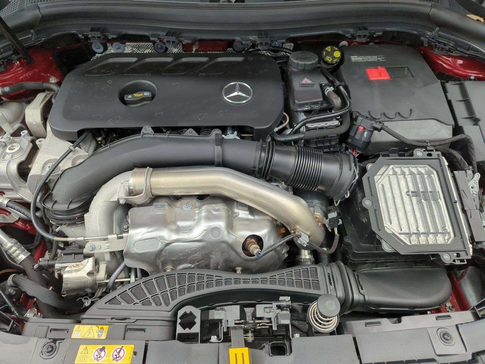 Used 2026 Manufaktur Patagonia Red Metallic Mercedes-Benz GLA 250 image 23