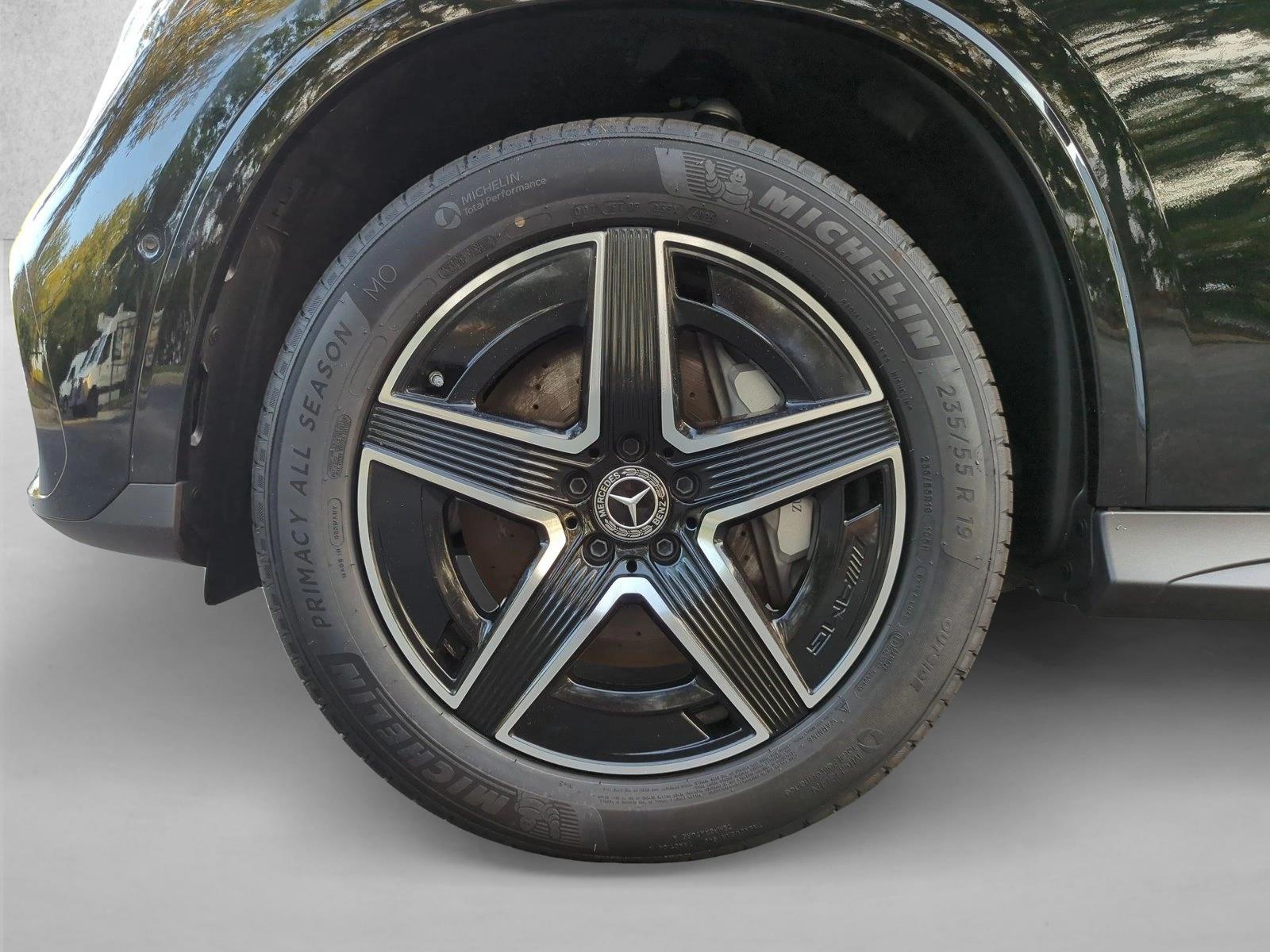 Used 2026 Black Mercedes-Benz GLC 300 image 24