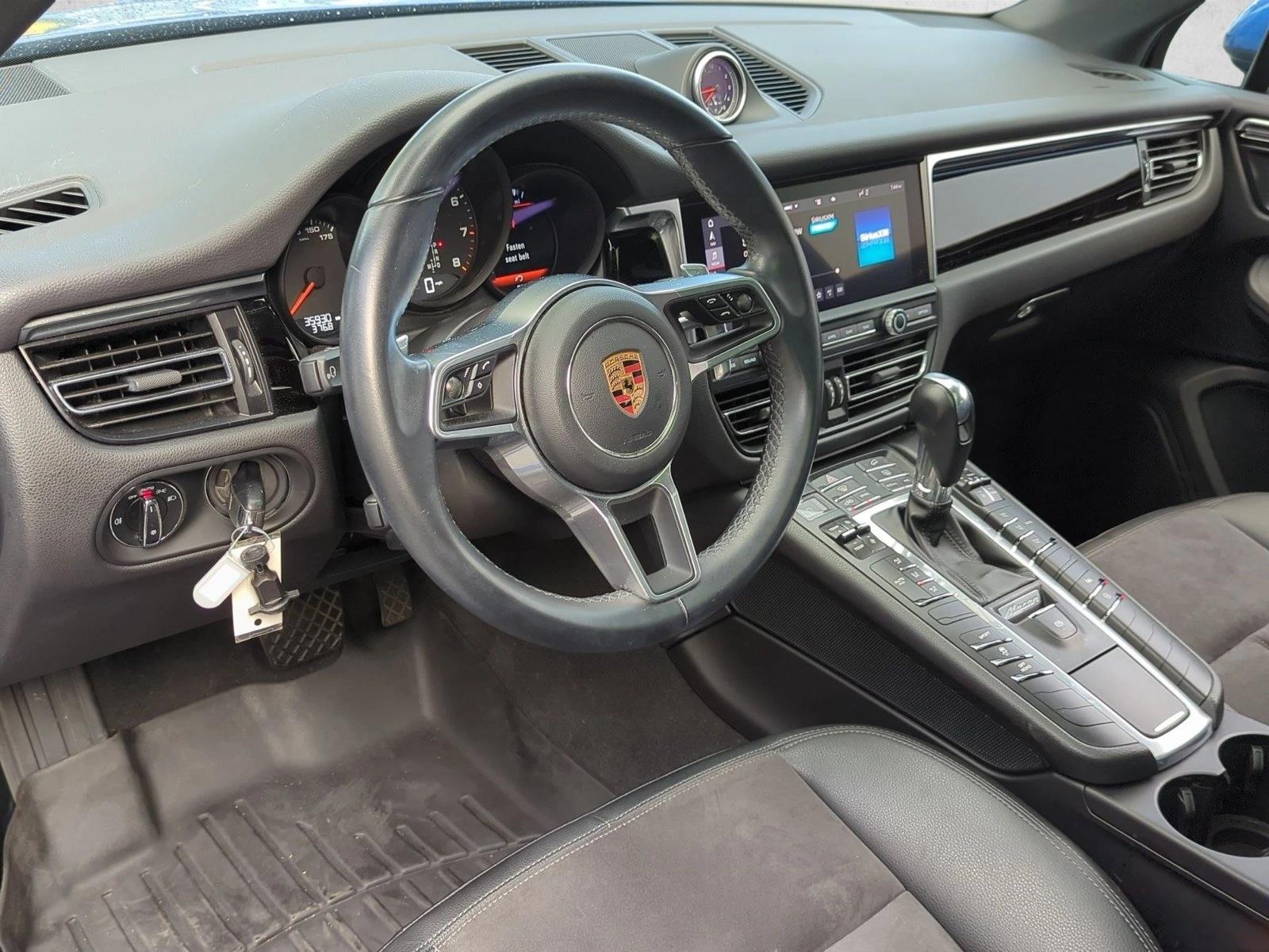 Used 2020 Sapphire Blue Metallic Porsche  image 10