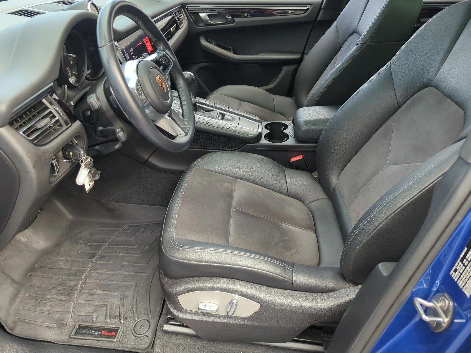 Used 2020 Sapphire Blue Metallic Porsche  image 16