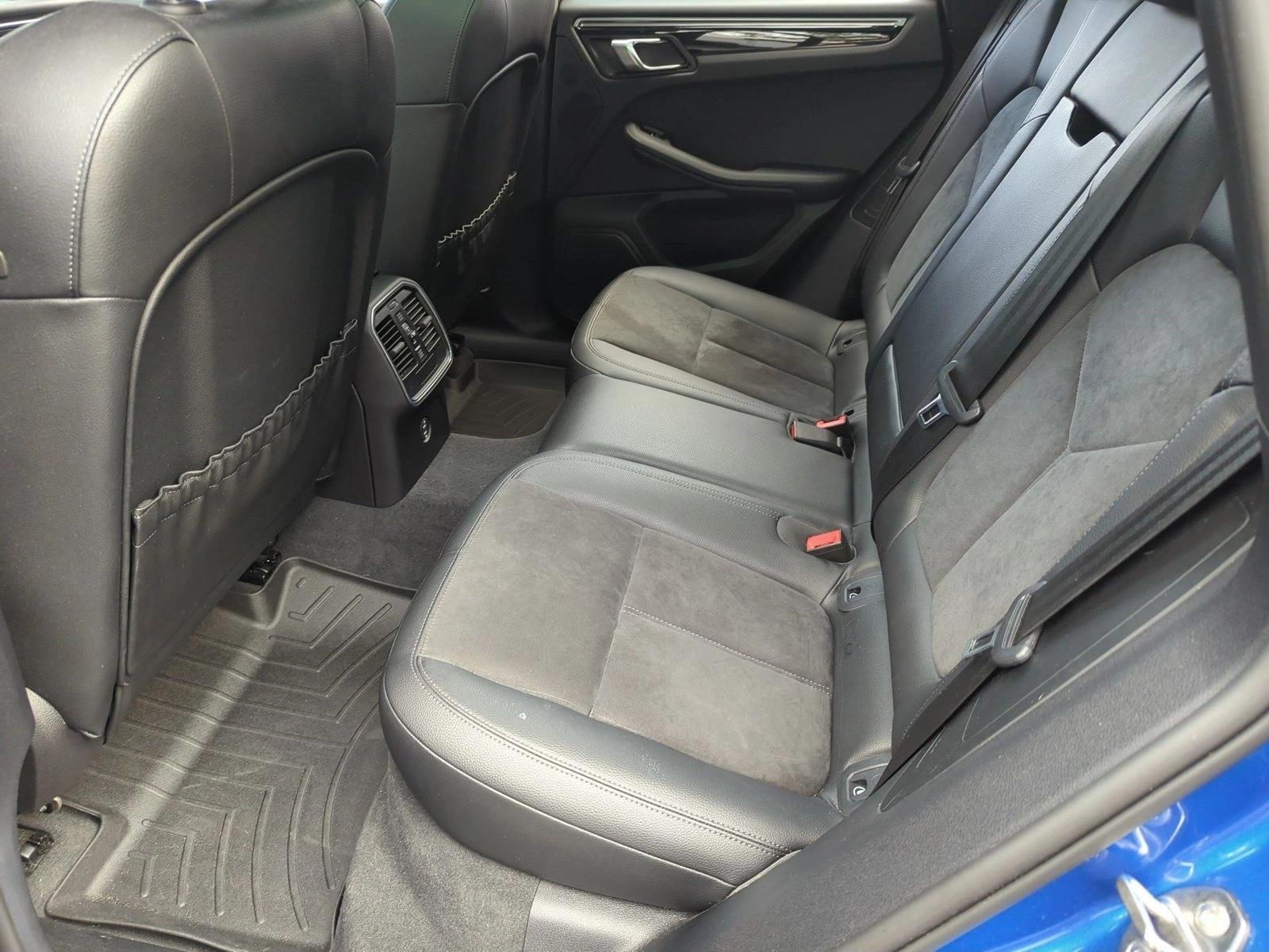 Used 2020 Sapphire Blue Metallic Porsche  image 19