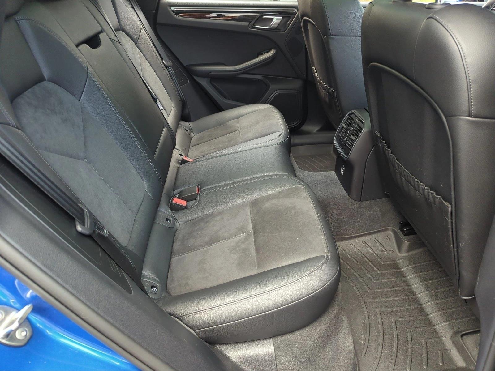Used 2020 Sapphire Blue Metallic Porsche  image 20