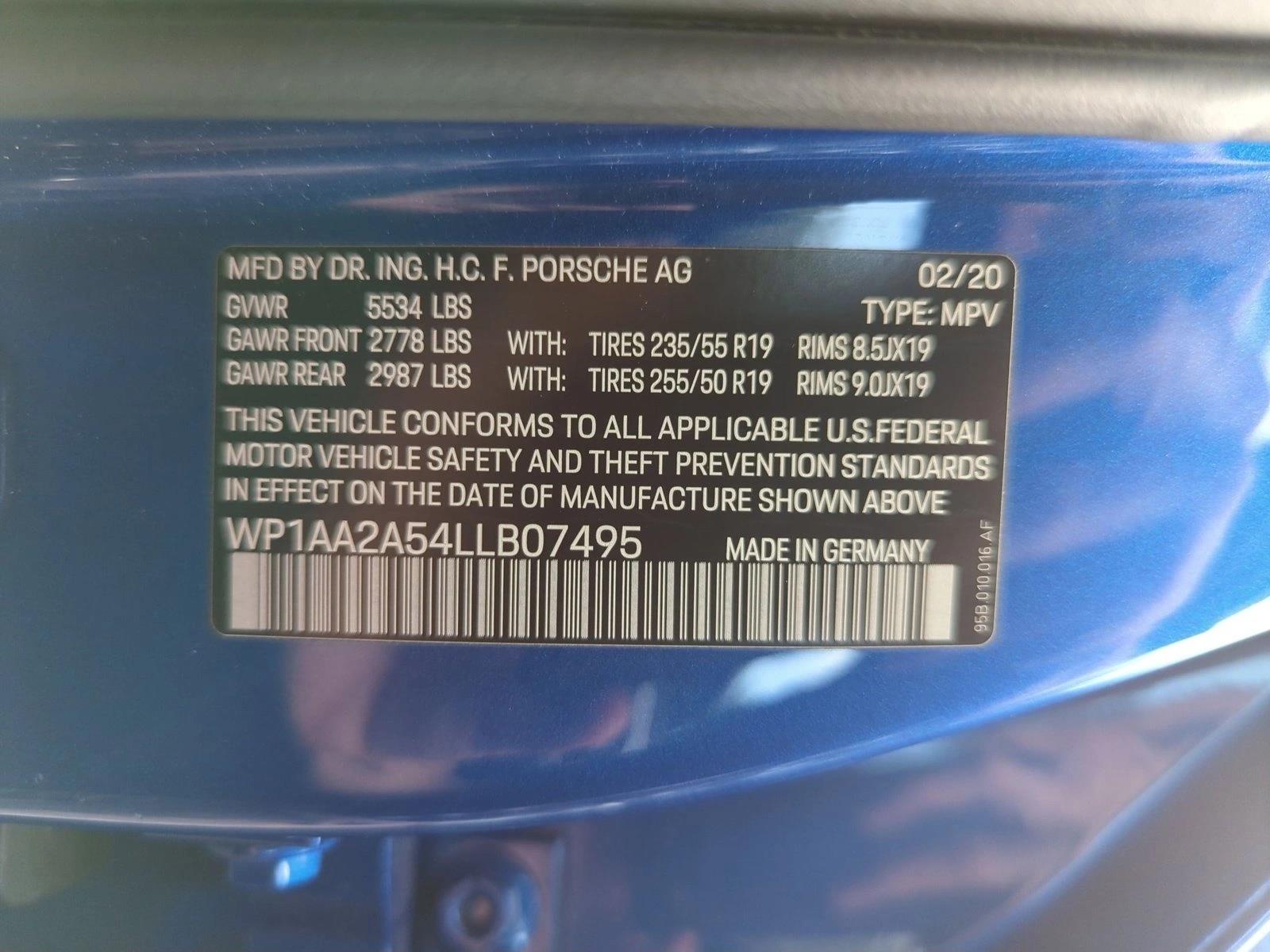 Used 2020 Sapphire Blue Metallic Porsche  image 25