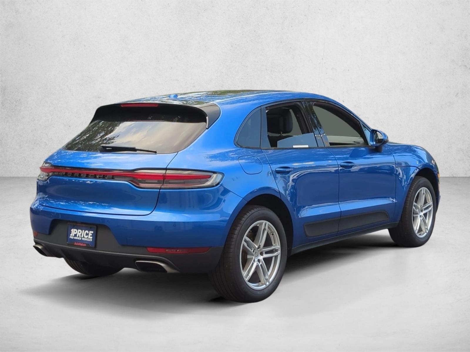 Used 2020 Sapphire Blue Metallic Porsche  image 5