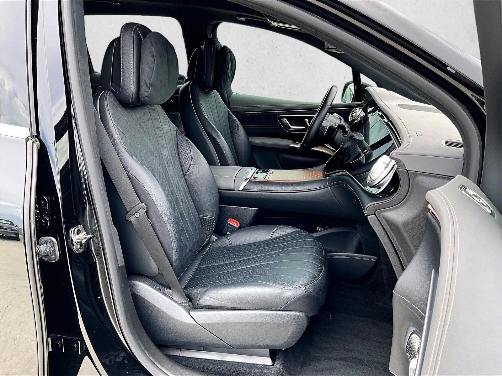 Used 2023 Obsidian Black Metallic Mercedes-Benz EQS 580 image 9