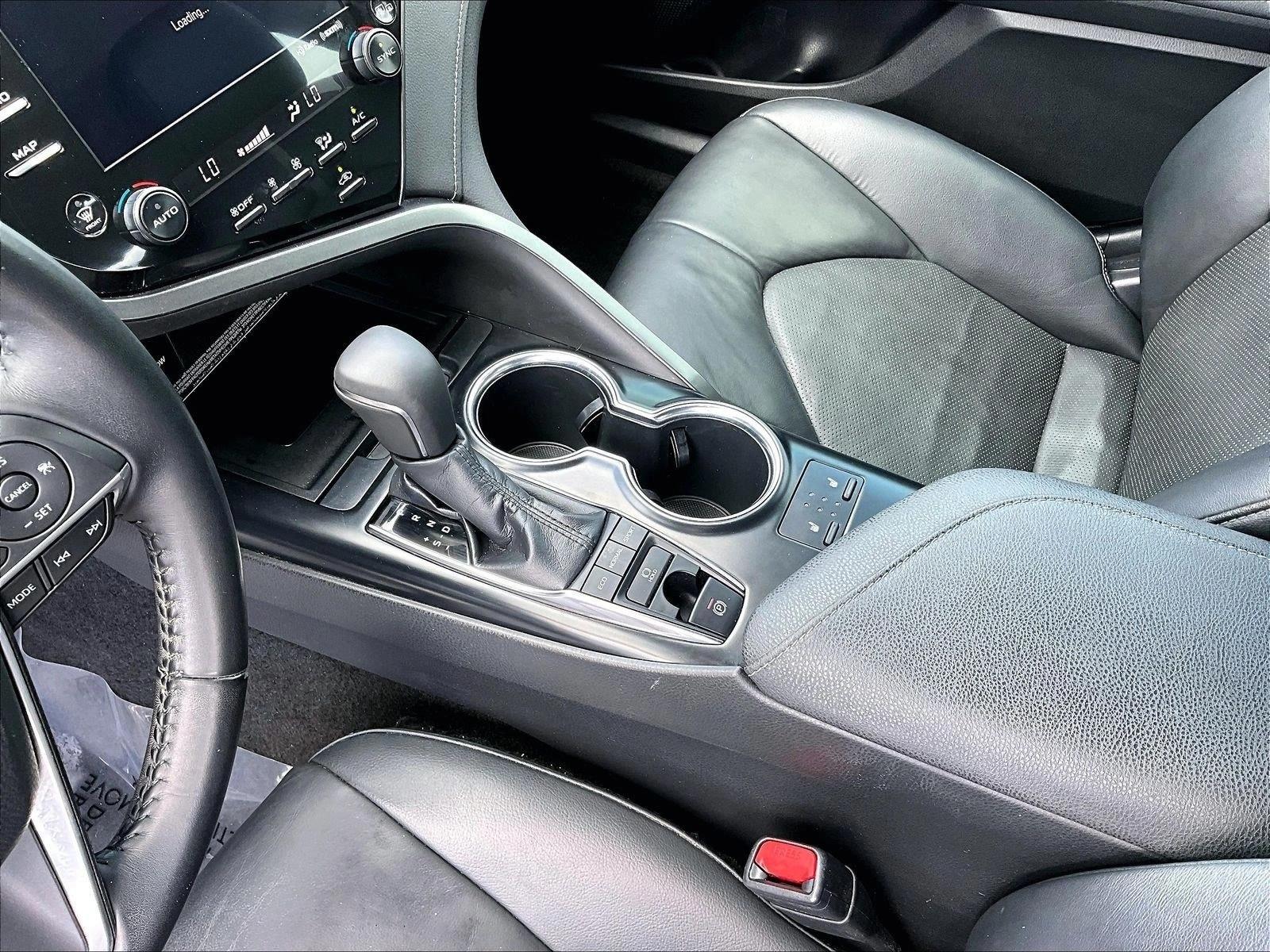 Used 2019 Midnight Black Metallic Toyota XSE image 15