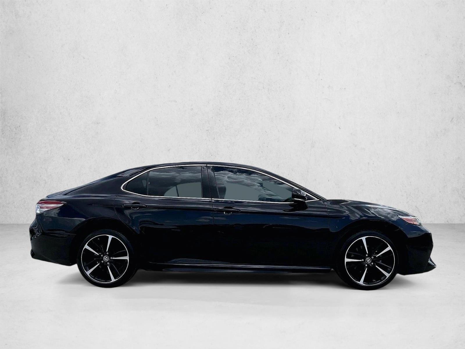 Used 2019 Midnight Black Metallic Toyota XSE image 5
