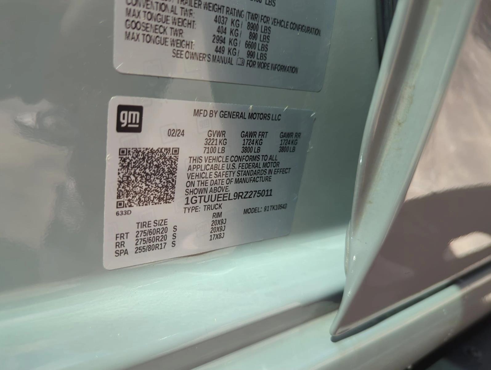 Used 2024 Thunderstorm Gray GMC AT4 image 30