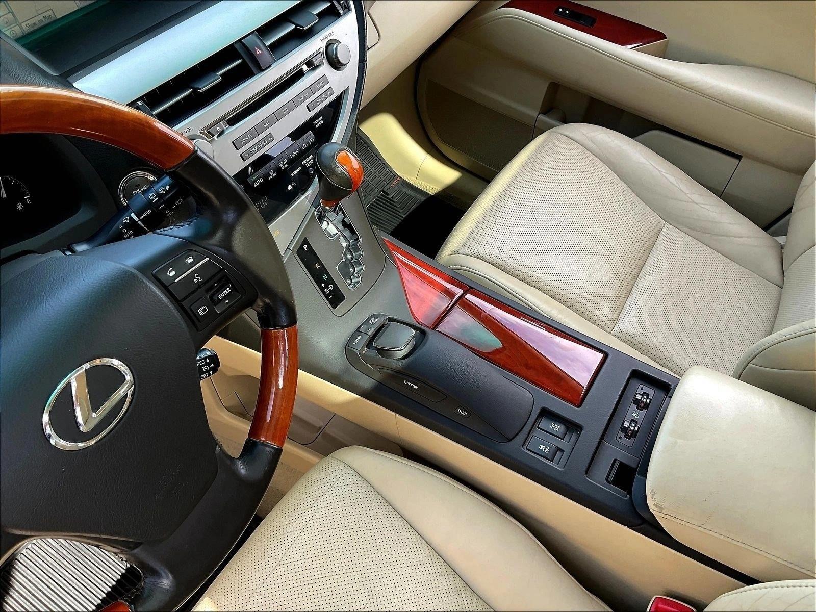 Used 2010 Truffle Mica Lexus  image 14
