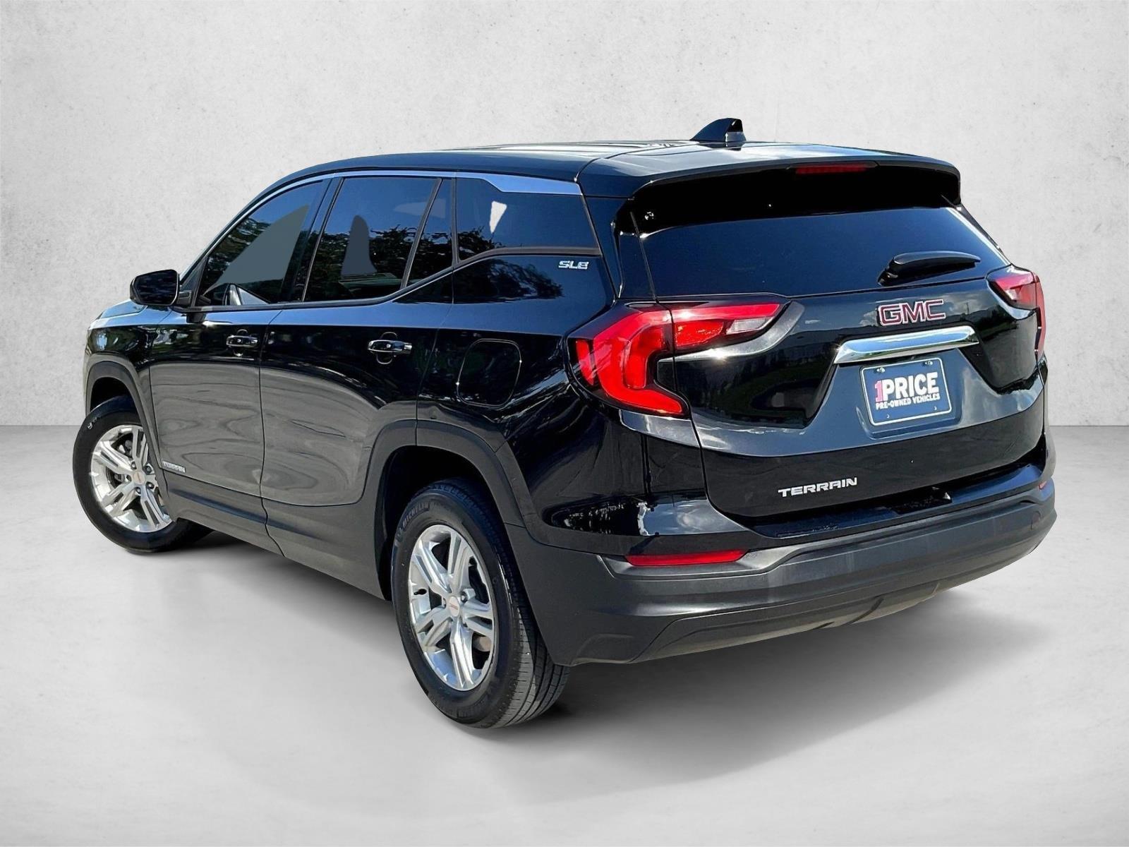 Used 2020 Ebony Twilight Metallic GMC SLE image 12
