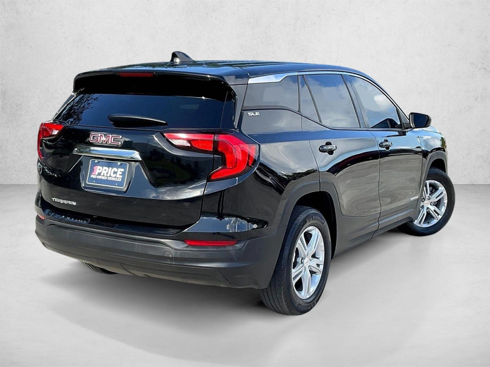 Used 2020 Ebony Twilight Metallic GMC SLE image 2