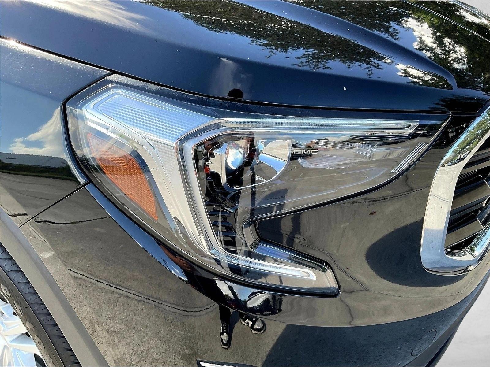 Used 2020 Ebony Twilight Metallic GMC SLE image 30