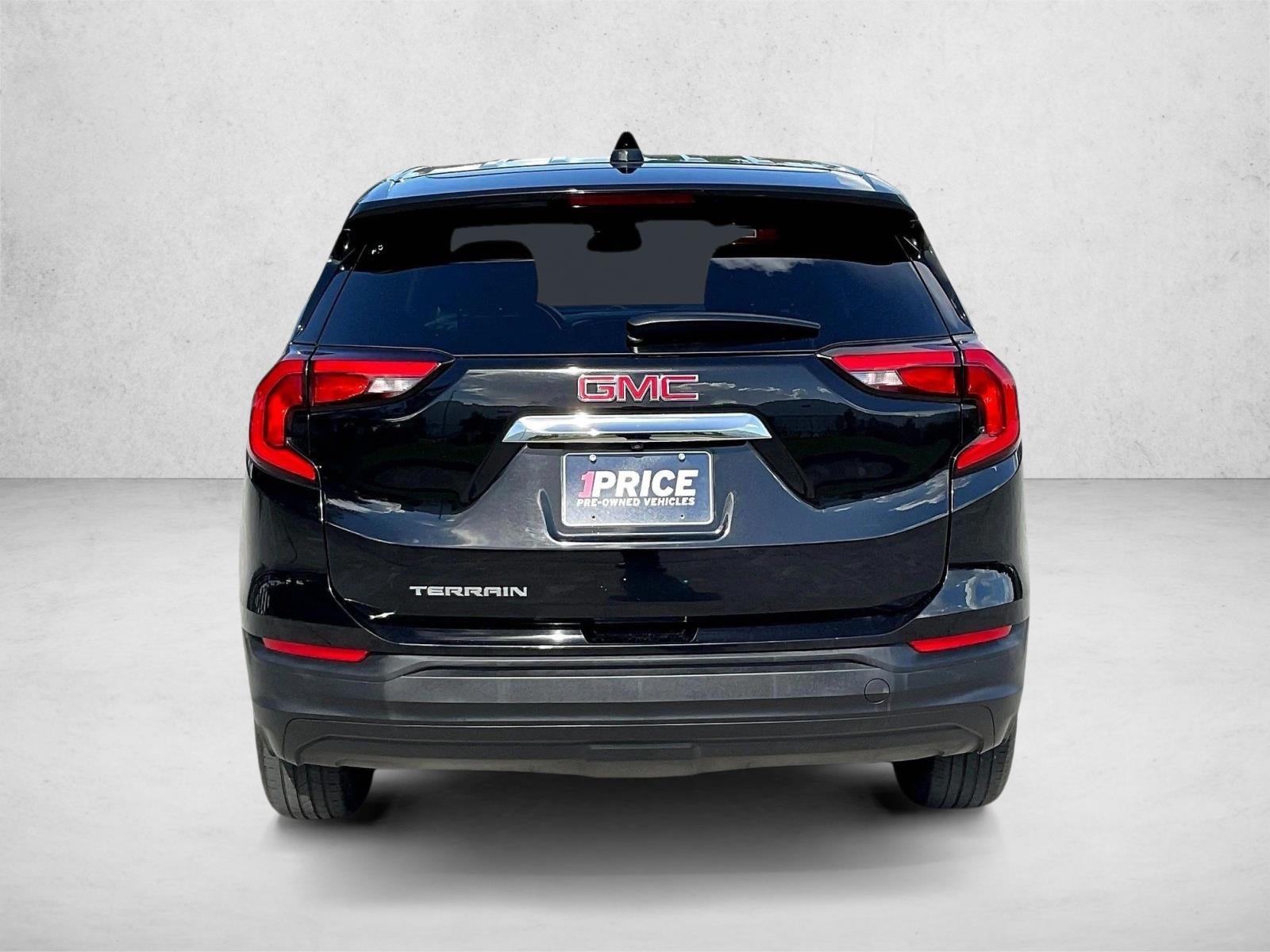 Used 2020 Ebony Twilight Metallic GMC SLE image 4
