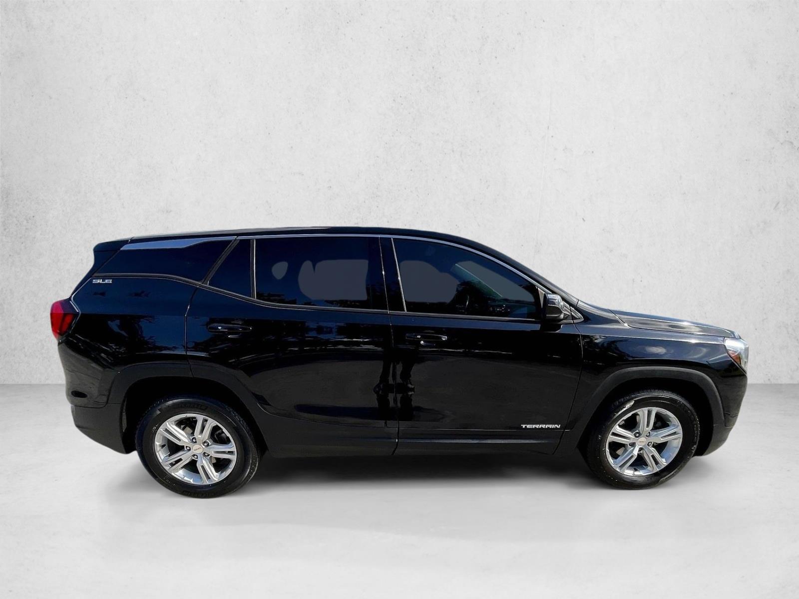 Used 2020 Ebony Twilight Metallic GMC SLE image 5