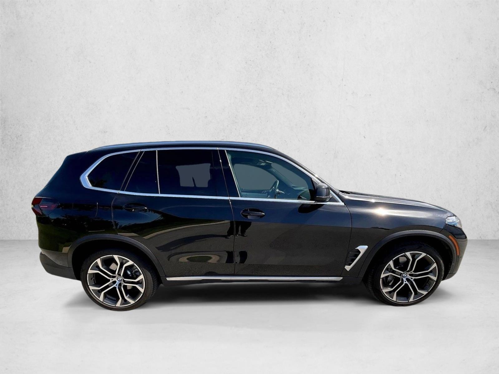 Used 2026 Black BMW sDrive40i image 3