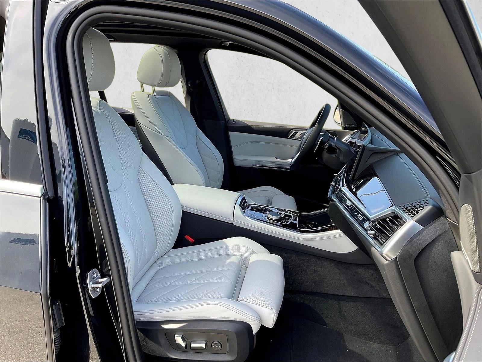 Used 2026 Black BMW sDrive40i image 7