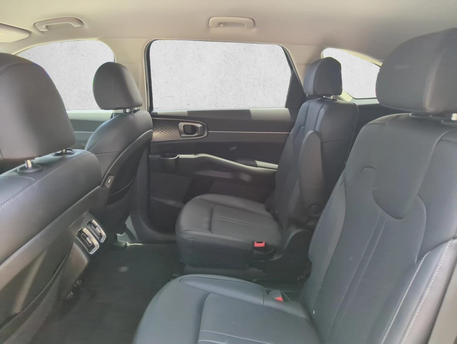 Used 2024 Aurora Black Kia EX image 17